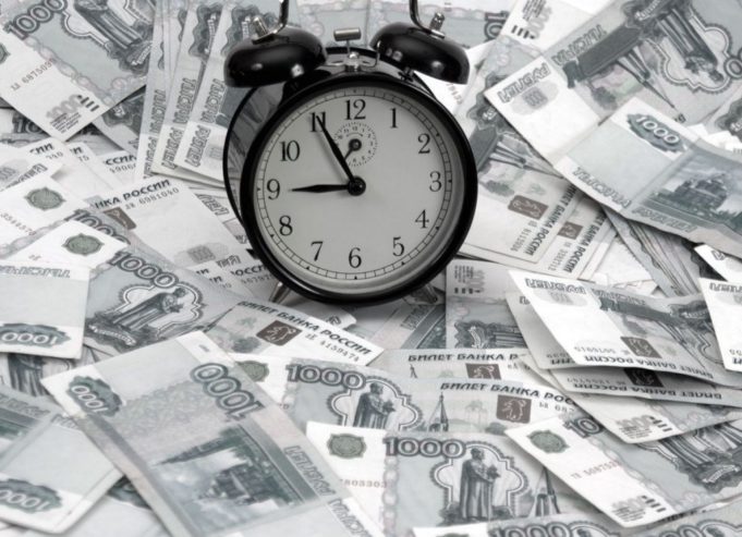 На уплату просроченных потребительских кредитов до ста тысяч рублей предлагают ввести отсрочку на 10 лет На уплату просроченных потребительских кредитов до ста тысяч рублей предлагают ввести отсрочку на 10 лет