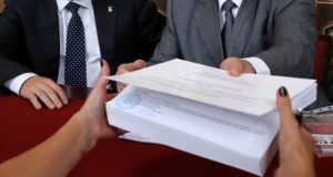 Налоговая вправе продлевать срок выездной проверки по одним и тем же основаниям более одного раза Налоговая вправе продлевать срок выездной проверки по одним и тем же основаниям более одного раза