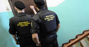 С зарплаты будут списывать до 100 000 рублей С зарплаты будут списывать до 100 000 рублей
