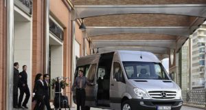Доставка сотрудников к месту работы и обратно: взносы начисляем, НДФЛ удерживаем Доставка сотрудников к месту работы и обратно: взносы начисляем, НДФЛ удерживаем
