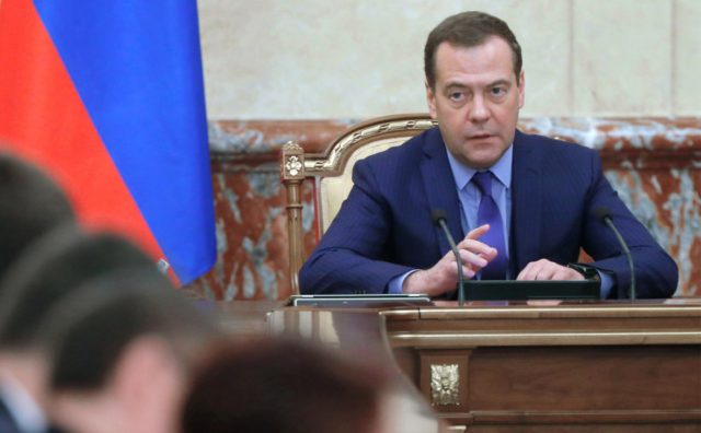 Медведев поручил Минюсту и Минэку подготовить концепцию нового КоАП