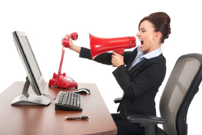 Нельзя отстранять бухгалтера от работы за то, что не слушается директора Нельзя отстранять бухгалтера от работы за то, что не слушается директора