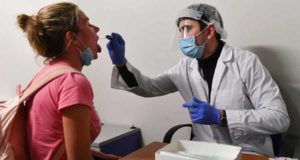 Принять к вычету НДС по тестированию на COVID-19 можно по чеку и счету-фактуре Принять к вычету НДС по тестированию на COVID-19 можно по чеку и счету-фактуре